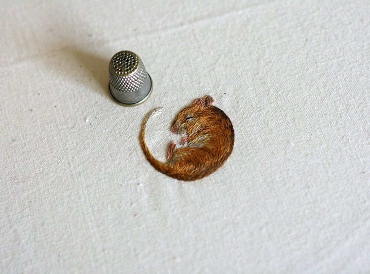 animal-embroidery-chloe-giordano-dormouse-done