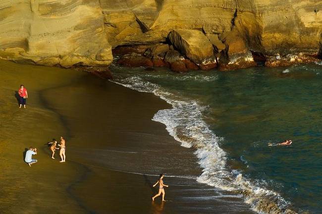 beach-water-green-sand