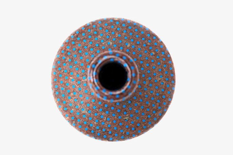 blue dot pencil vase