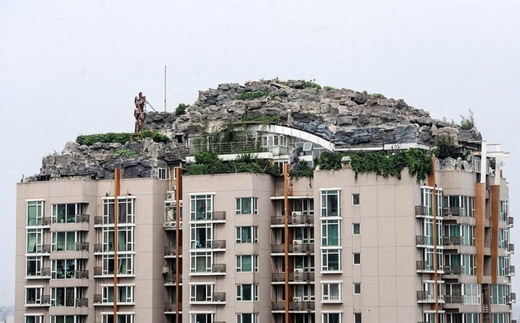 chinese-rooftop-mountain-villa