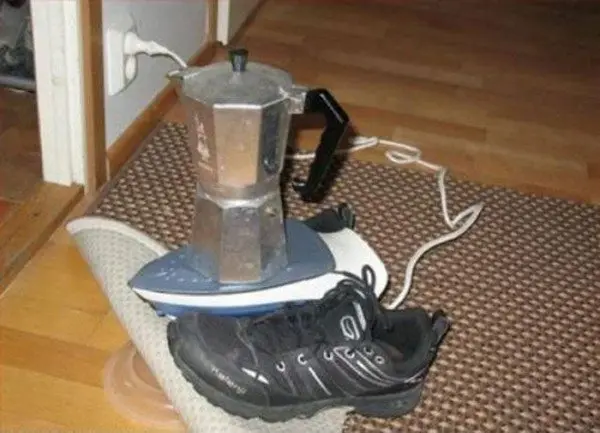 coffee pot iron shoe