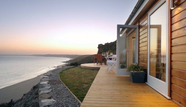 deck-distance-cornwall-cliff-cottage