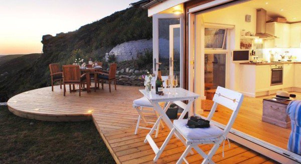 deck-wine-cornwall-cliff-cottage