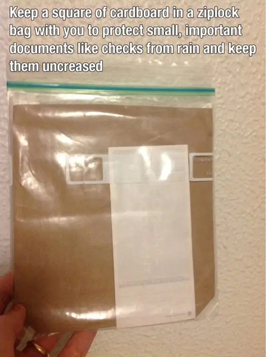 This Ziploc Bag Hack Makes a Supersized Baggie