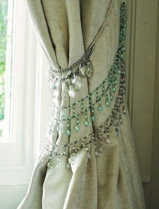 genius-curtain-necklaces