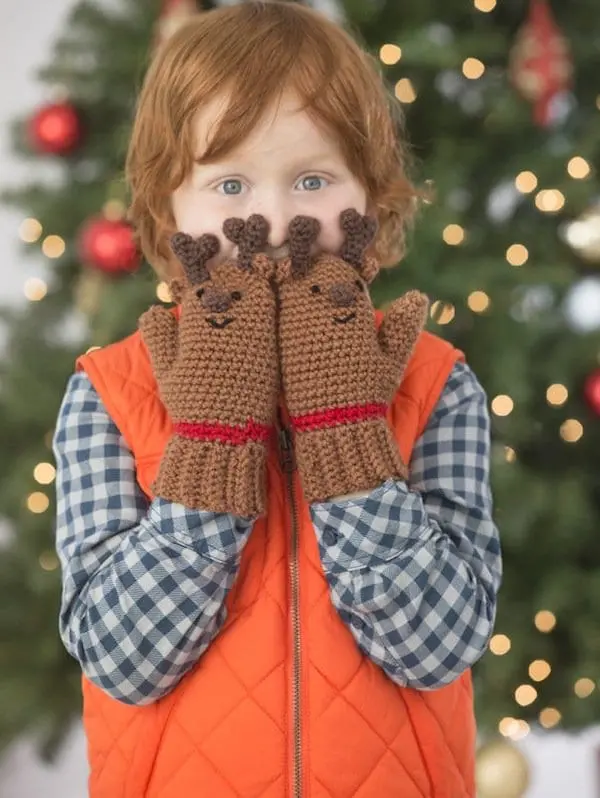 gloves-reindeer