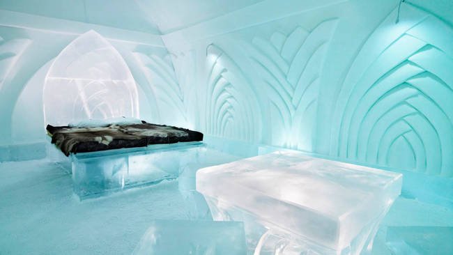 ice-hotel-bed