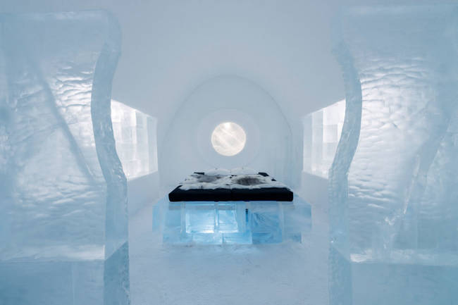ice-hotel-chamber