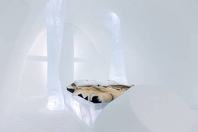 ice-hotel-chilly-room