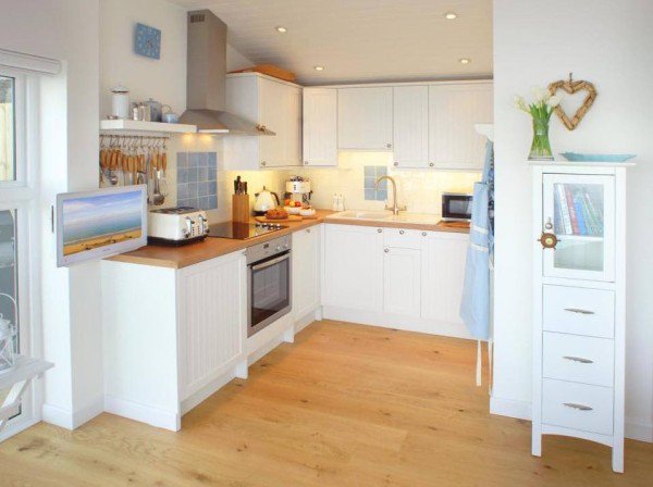 kitchen-cornwall-cliff-cottage