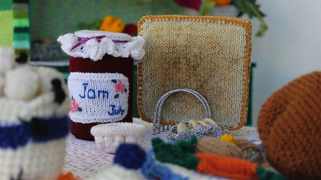 knitted-kitchen-food-jam