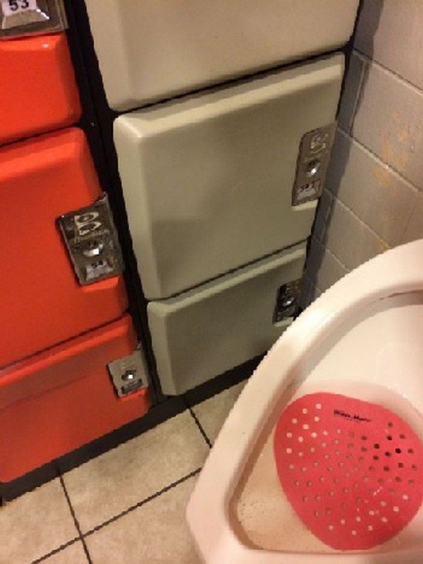 locker toilet