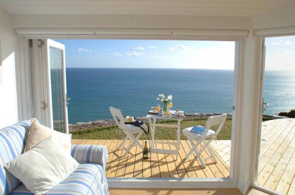 lounge-deck-cornwall-cliff-cottage