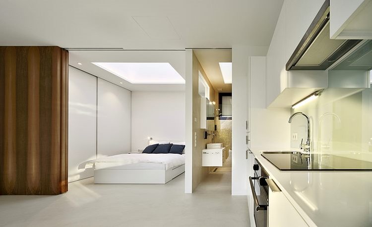 mirror-houses-inside-kitchen-bed