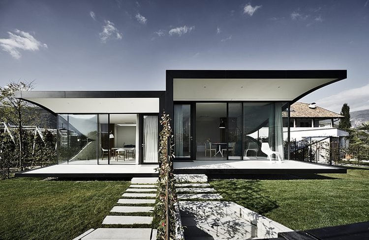 mirror-houses-outside-front