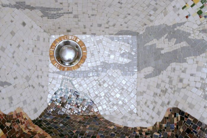 mosaic-sink-plug