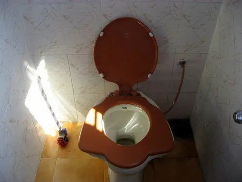 new delhi india toilet