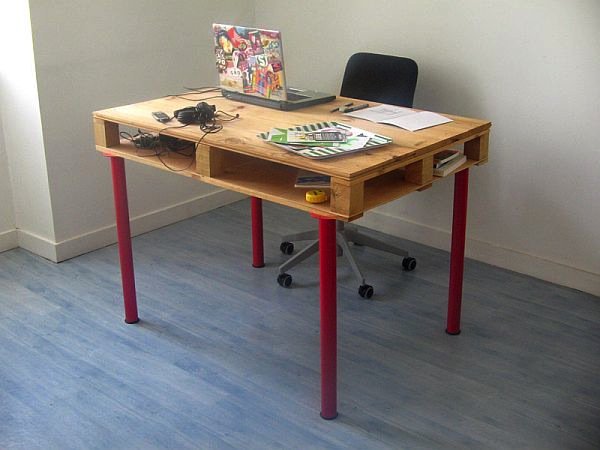 wood pallet computer desk with red legs