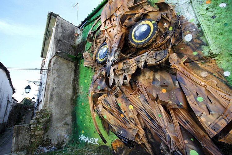 recycled-owl-sculpture-street-art-owl-eyes-artur-bordalo