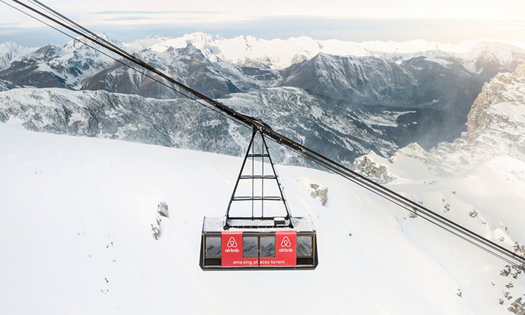 side-view-cable-car-hotel-alps-france