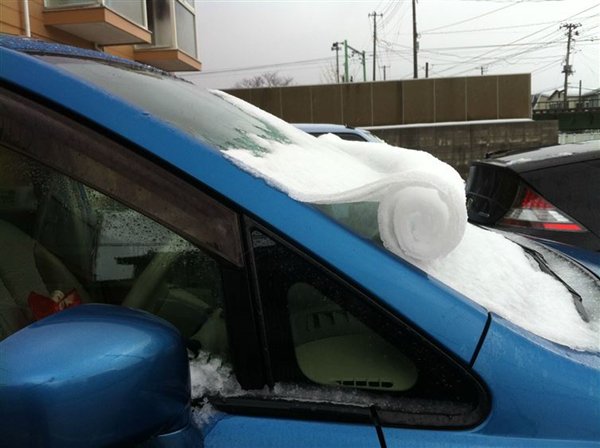 windshield-snow-roll