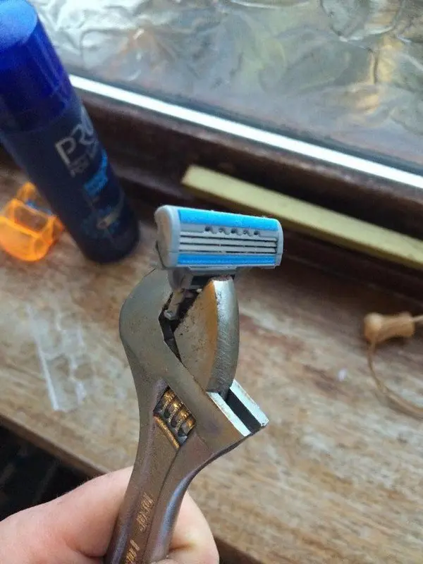 wrench razor