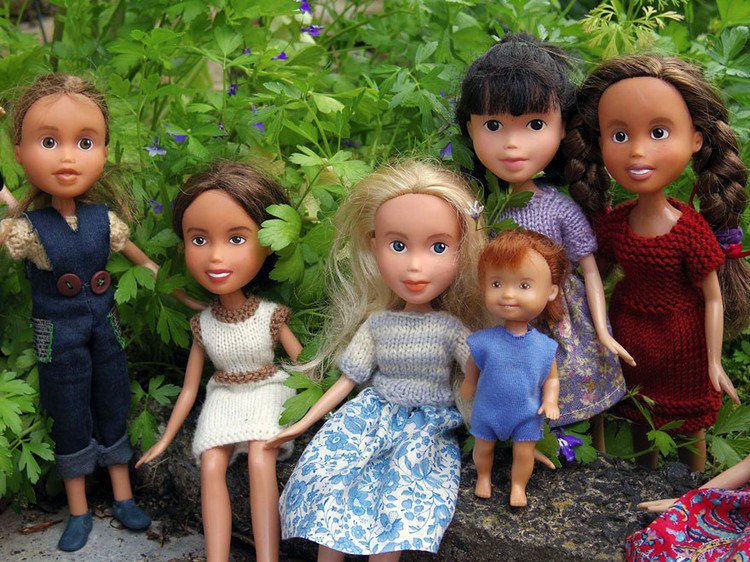 all dolls in garden