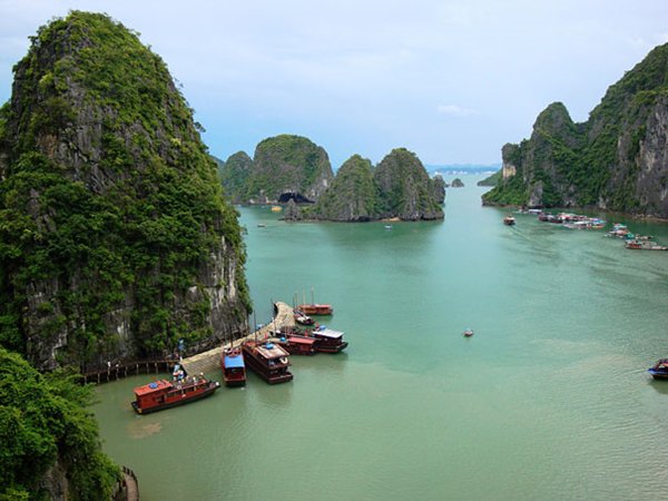 amazing-places-vietnam-halong-bay