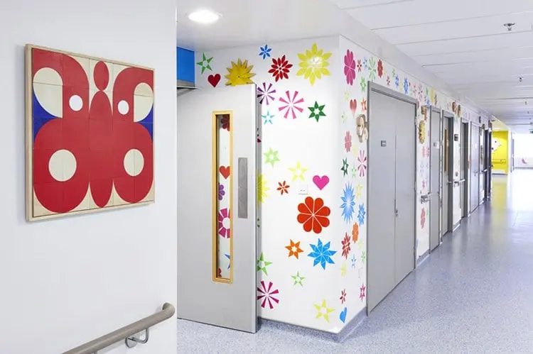 childrens-hospital-art-respiratory-corridor