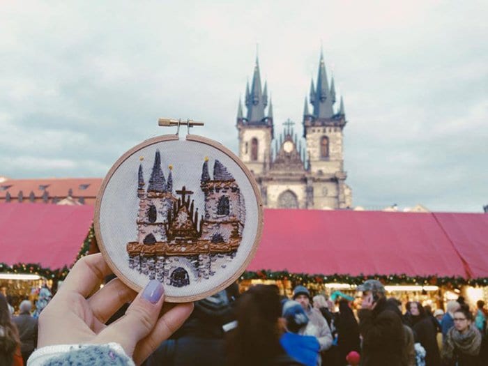 embroidered-travel-scenes-teresa-lim-prague-old-town