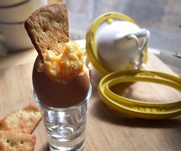 in shell egg scrambler spinner