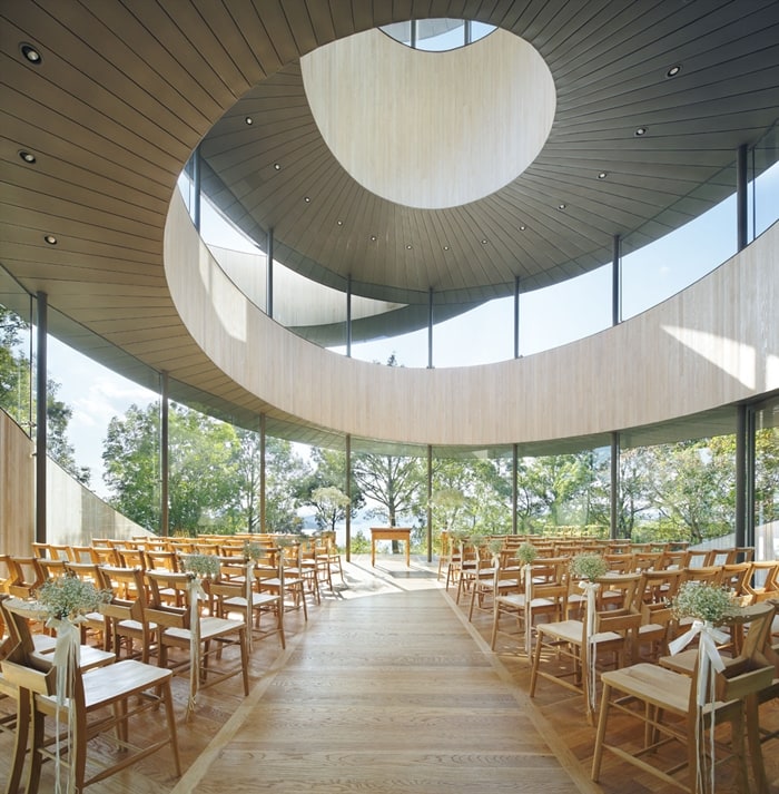 inside-ribbon-chapel