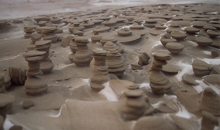 many sand formations