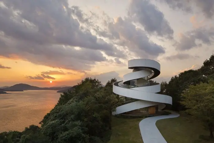 wedding-chapel-ribbon