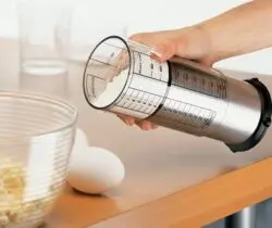 Adjustable Measuring Cup
