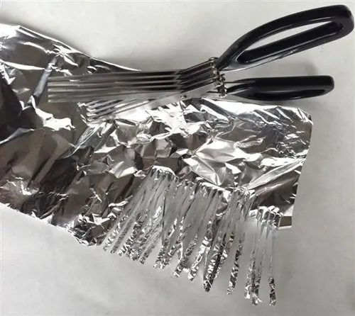 aluminum-foil-scissors