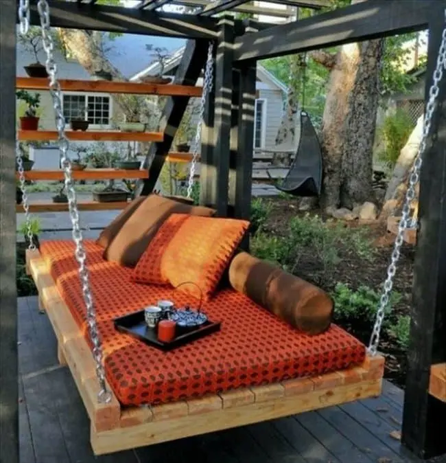 garden-hangout-pallets