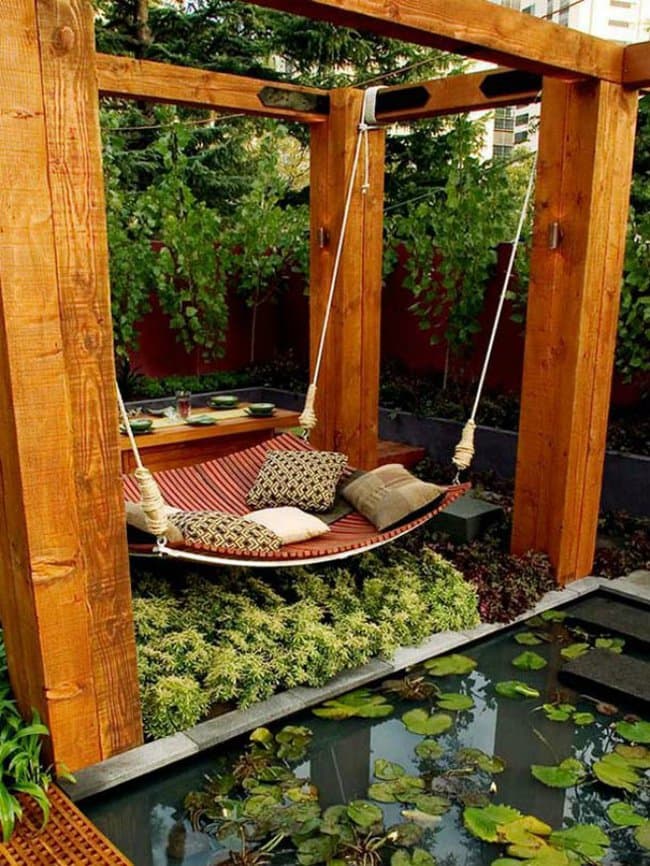 garden-hangout-swing