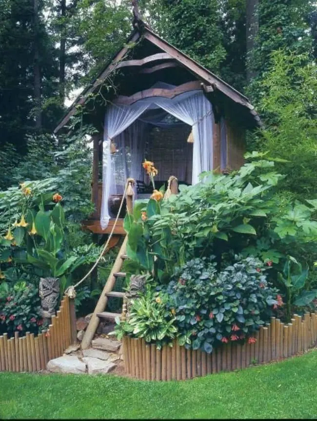 garden-hangout-tiny-house