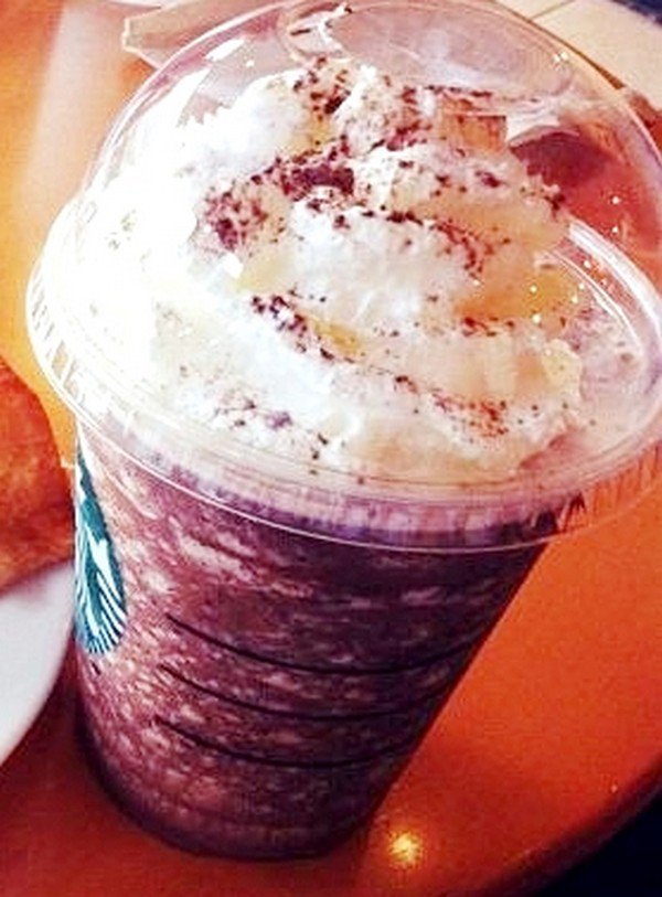 red velvet frappuccino