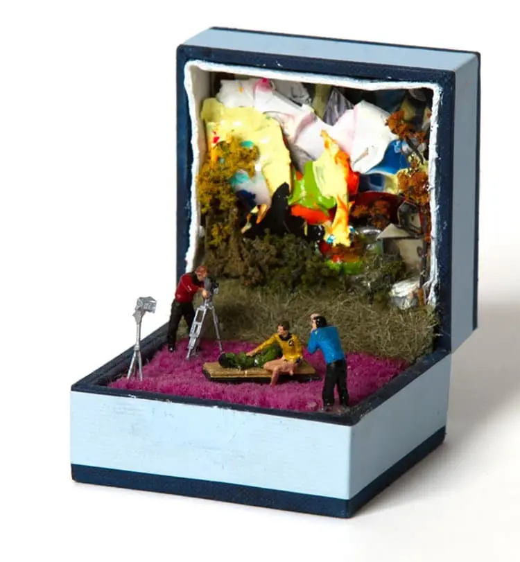 ring-box-mini-diorama-film