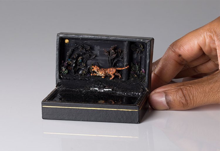 ring-box-mini-diorama-tiger