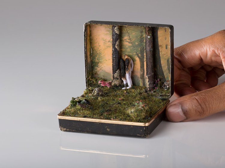 ring-box-mini-diorama-woods