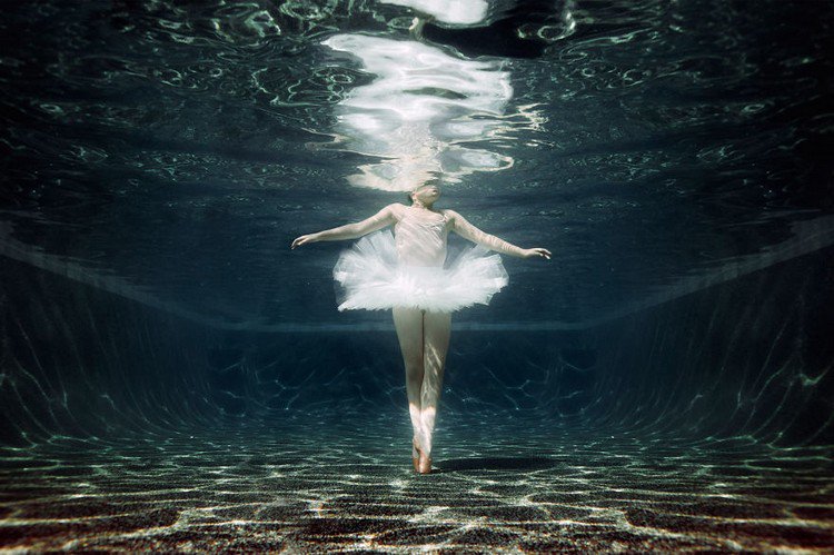underwater-ballet-girl-tutu