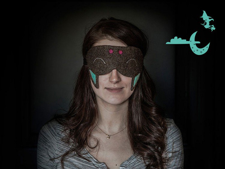woman bat ooloom sleep mask