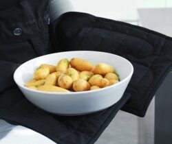 Apron With Built-In Oven Gloves