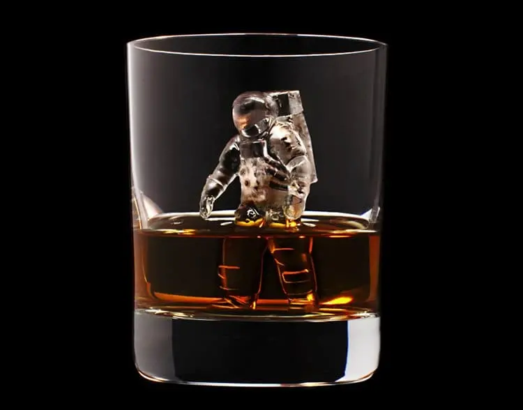 CNC-milled-ice-cubes-astronaut