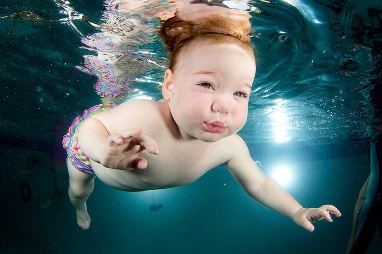 blond girl underwater babies seth casteel