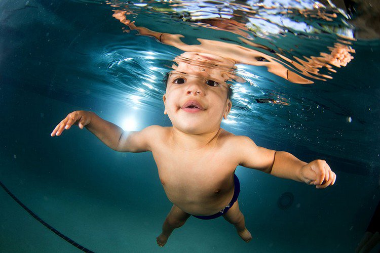 boy underwater babies seth casteel