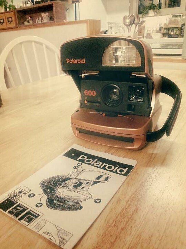 camera cafe polaroid table